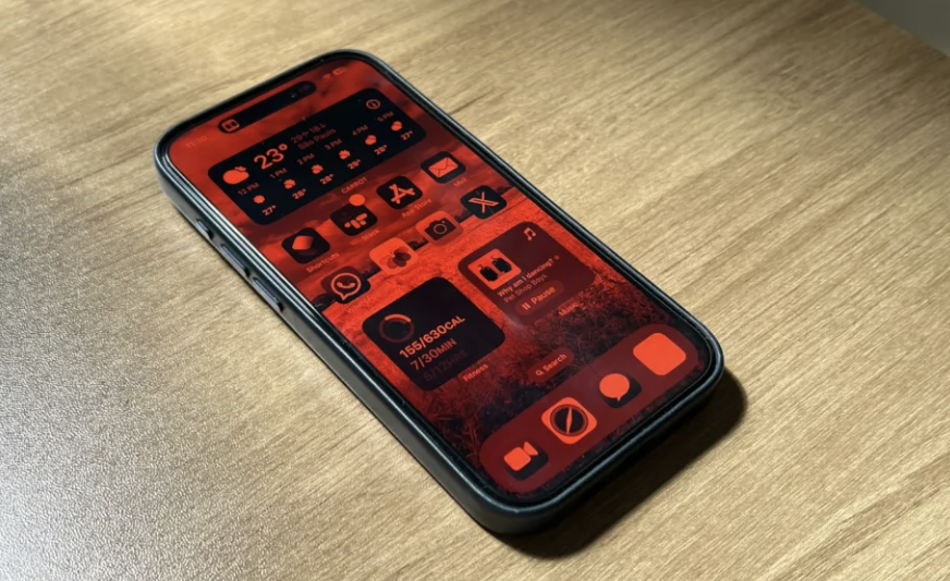 Ios Old Red iPhone Has ‘Red Mode’ To Help | Stories Ongoing