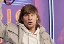 Podcaster Comments On Attending Bible Study With Country Star